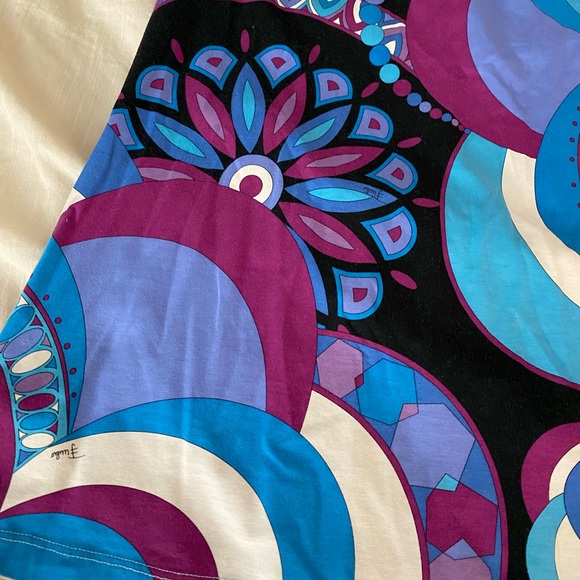 Emilio Pucci Pattern Sleeveless V Neck Top - Picture 5 of 7